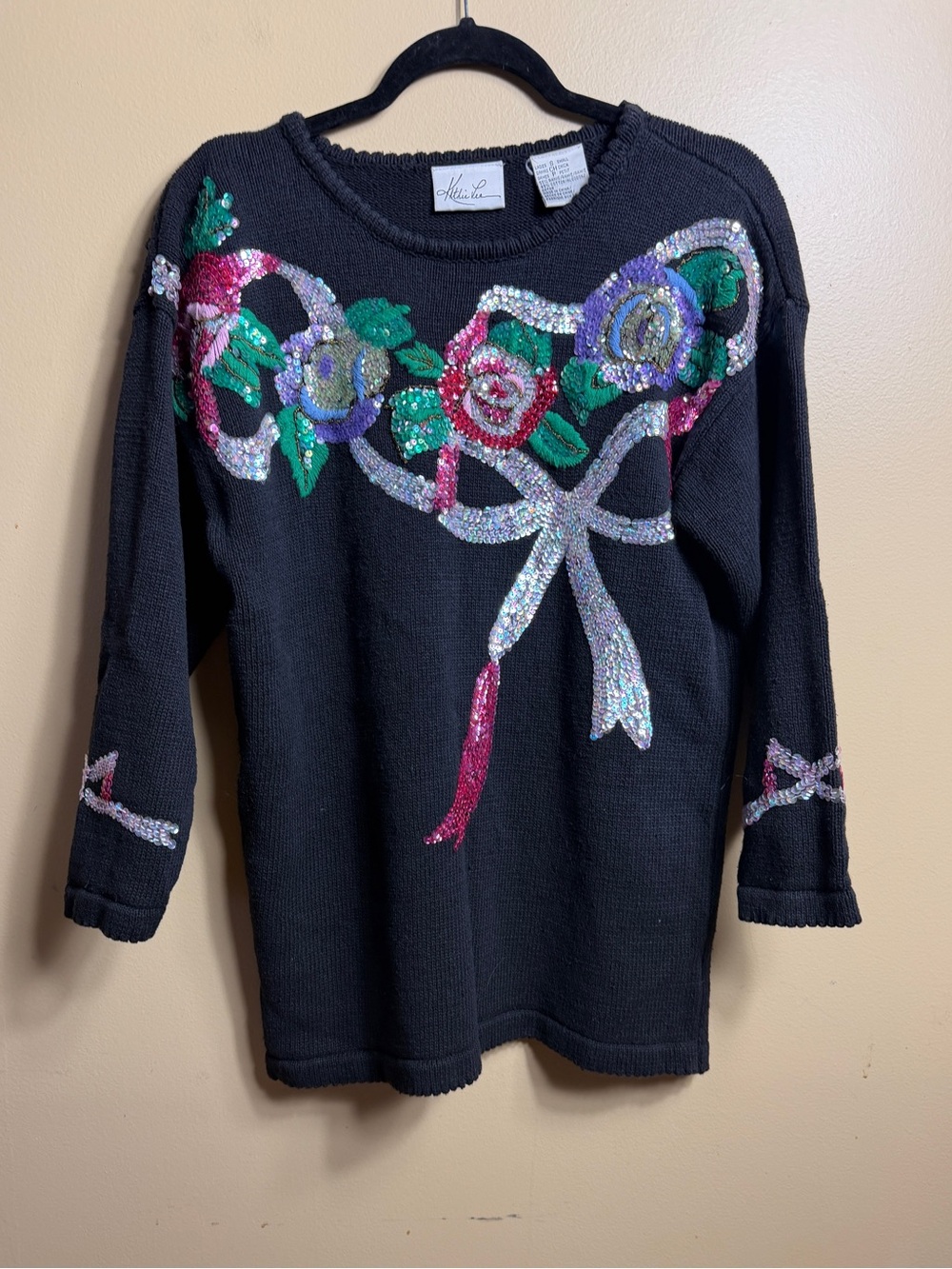 Vintage 80s/90 Kathy Lee black embellished ￼sequin sweater. Bows and roses small
